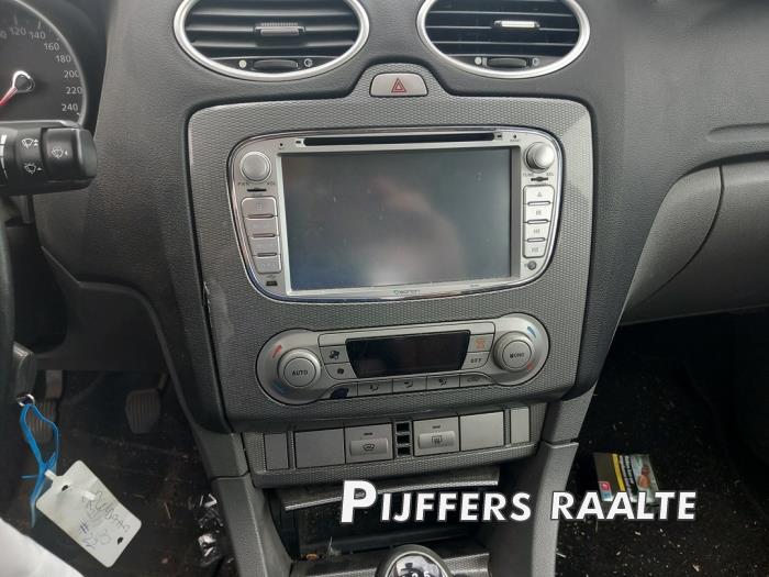 Ford Focus 2 Wagon 1.6 16V Sloopvoertuig (2009, Metallic, Grijs)