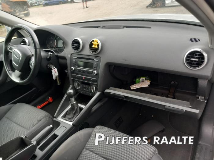 Audi A3 Sportback 2.0 TDI 16V Sloopvoertuig (2009, Grijs)