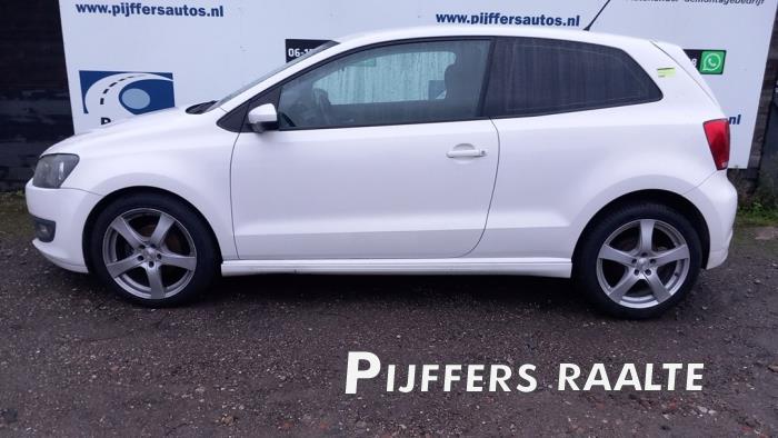 Volkswagen Polo V 1.2 TDI 12V BlueMotion Sloopvoertuig (2010, Wit)