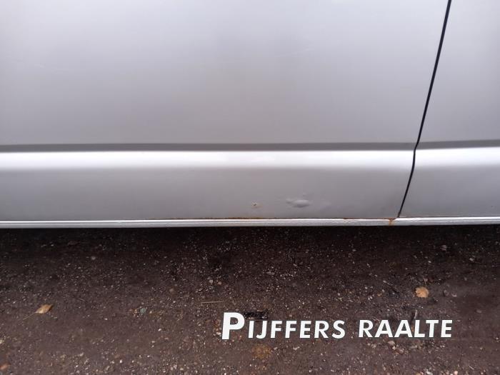 Volkswagen Transporter/Caravelle T5 1.9 TDi Sloopvoertuig (2005, Metallic, Zilver)