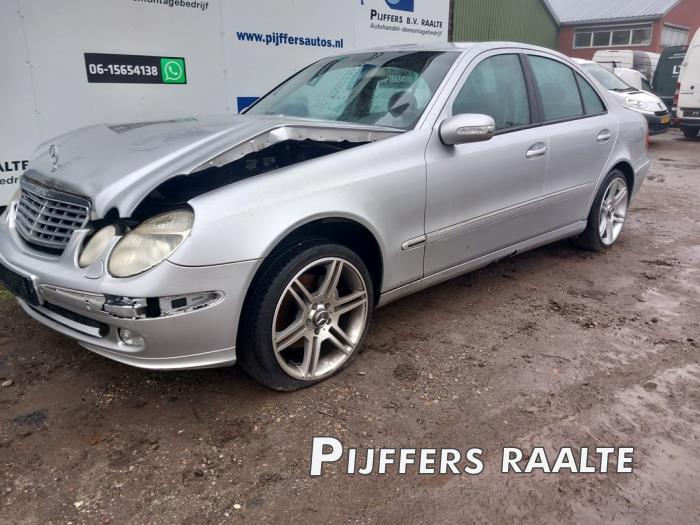 Mercedes E 3.2 E-320 V6 18V Sloopvoertuig (2002, Grijs)