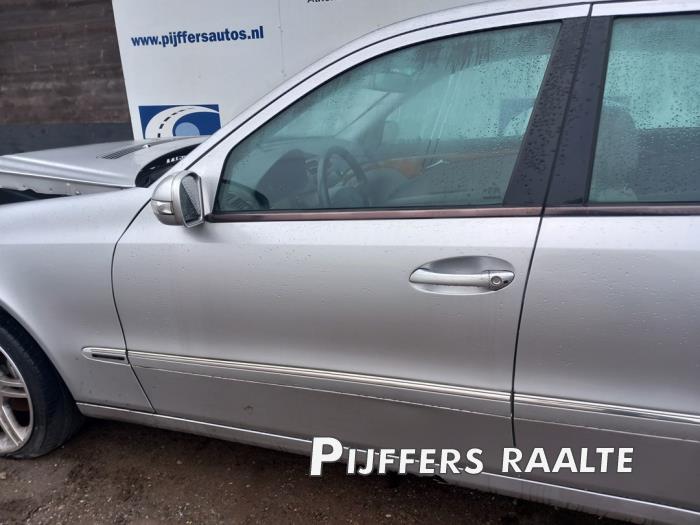 Mercedes E 3.2 E-320 V6 18V Sloopvoertuig (2002, Grijs)