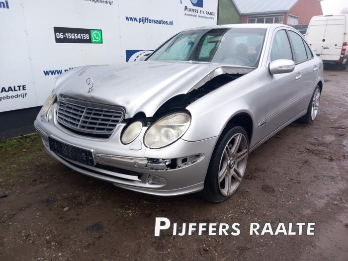 Mercedes E 3.2 E-320 V6 18V Sloopvoertuig (2002, Grijs)