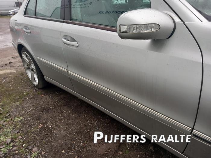 Mercedes E 3.2 E-320 V6 18V Sloopvoertuig (2002, Grijs)