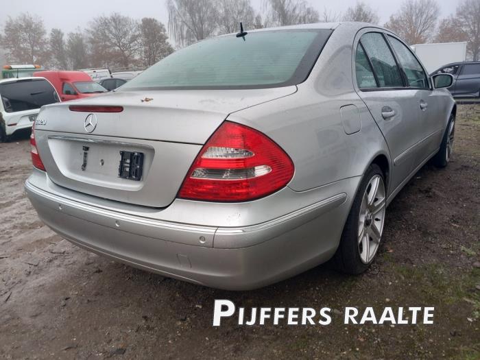 Mercedes E 3.2 E-320 V6 18V Sloopvoertuig (2002, Grijs)