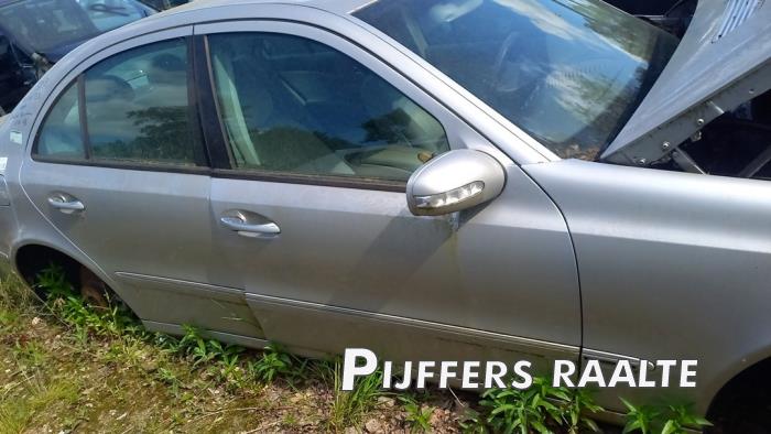 Mercedes E 3.2 E-320 V6 18V Sloopvoertuig (2002, Grijs)