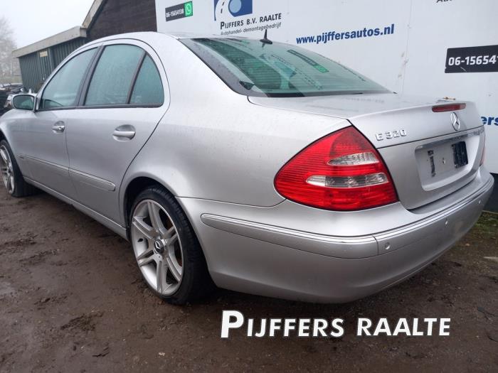 Mercedes E 3.2 E-320 V6 18V Sloopvoertuig (2002, Grijs)