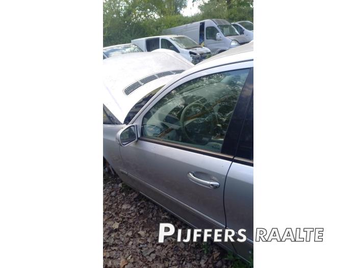 Mercedes E 3.2 E-320 V6 18V Sloopvoertuig (2002, Grijs)