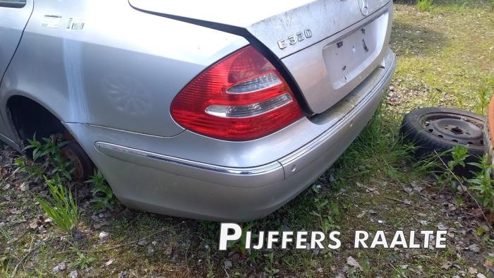 Mercedes E 3.2 E-320 V6 18V Sloopvoertuig (2002, Grijs)
