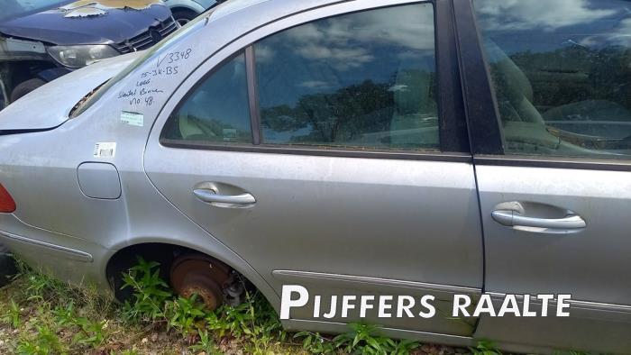 Mercedes E 3.2 E-320 V6 18V Sloopvoertuig (2002, Grijs)