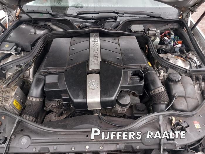 Mercedes E 3.2 E-320 V6 18V Sloopvoertuig (2002, Grijs)