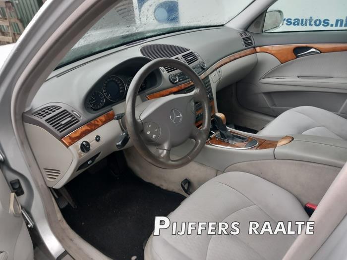 Mercedes E 3.2 E-320 V6 18V Sloopvoertuig (2002, Grijs)