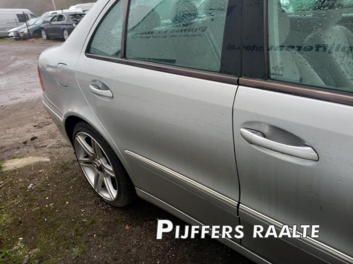 Mercedes E 3.2 E-320 V6 18V Sloopvoertuig (2002, Grijs)