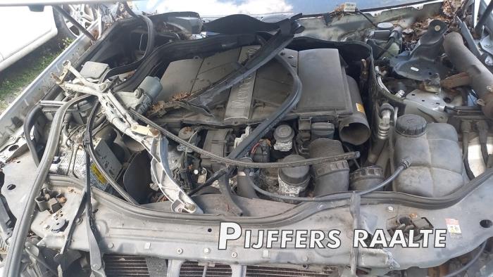 Mercedes E 3.2 E-320 V6 18V Sloopvoertuig (2002, Grijs)