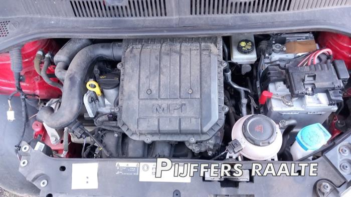 Volkswagen Up! 1.0 12V 60 Sloopvoertuig (2017, Rood)