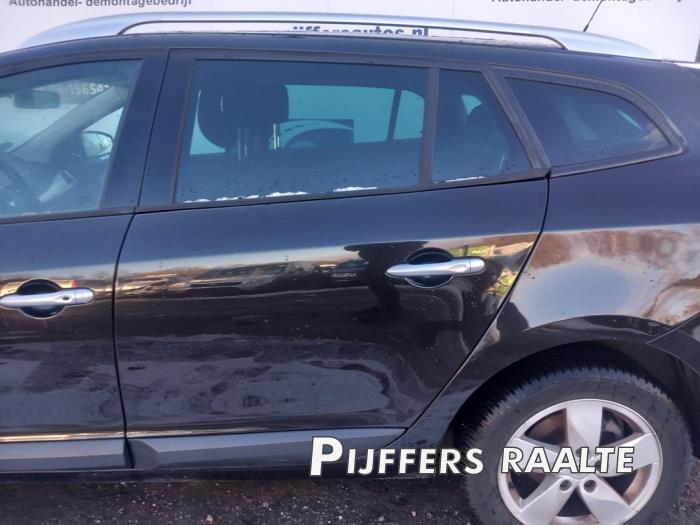 Renault Megane III Grandtour 1.4 16V TCe 130 Sloopvoertuig (2010, Zwart)