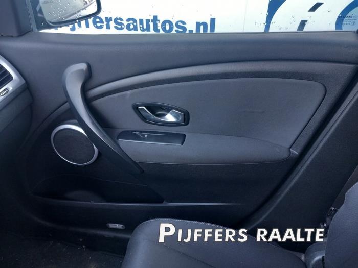 Renault Megane III Grandtour 1.4 16V TCe 130 Sloopvoertuig (2010, Zwart)