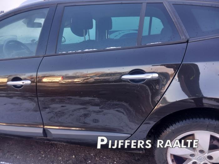 Renault Megane III Grandtour 1.4 16V TCe 130 Sloopvoertuig (2010, Zwart)