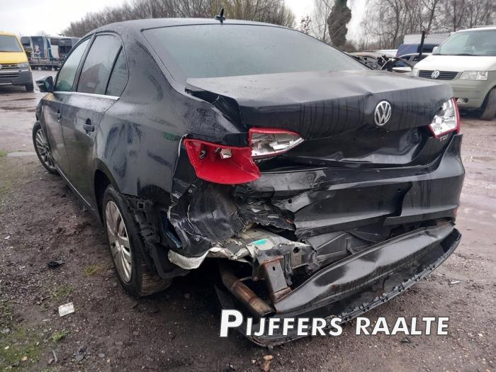 Volkswagen Jetta IV 1.6 TDI 16V Sloopvoertuig (2013, Zwart)