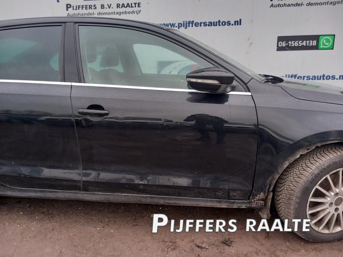 Volkswagen Jetta IV 1.6 TDI 16V Sloopvoertuig (2013, Zwart)