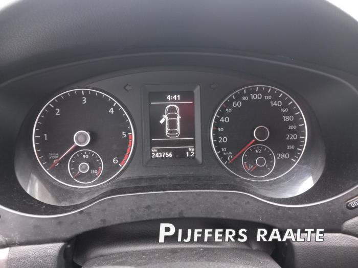 Volkswagen Jetta IV 1.6 TDI 16V Sloopvoertuig (2013, Zwart)