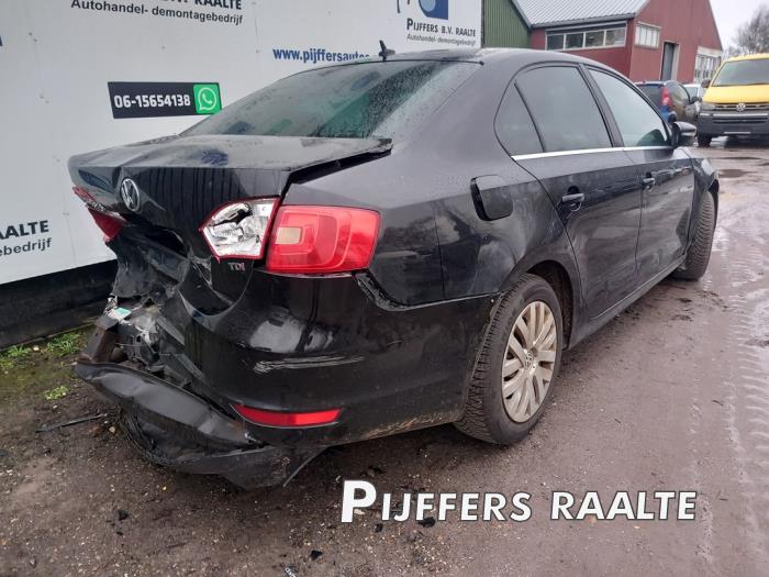 Volkswagen Jetta IV 1.6 TDI 16V Sloopvoertuig (2013, Zwart)