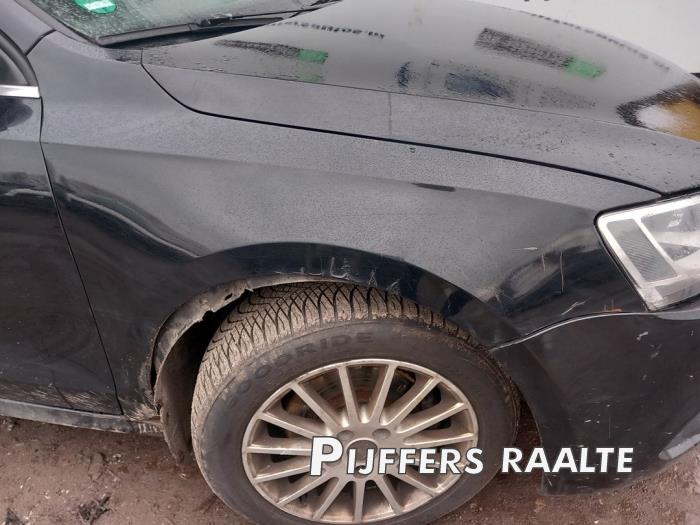 Volkswagen Jetta IV 1.6 TDI 16V Sloopvoertuig (2013, Zwart)