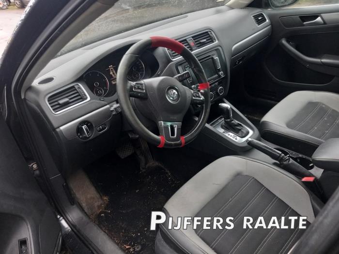 Volkswagen Jetta IV 1.6 TDI 16V Sloopvoertuig (2013, Zwart)