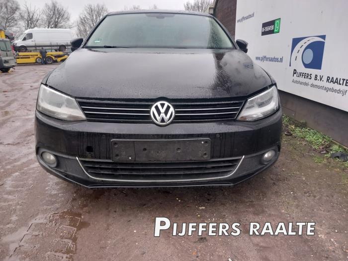 Volkswagen Jetta IV 1.6 TDI 16V Sloopvoertuig (2013, Zwart)