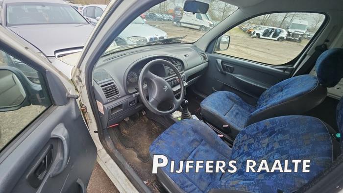 Peugeot Partner 1.9 D Sloopvoertuig (2001, -/NIET-MET LAK)