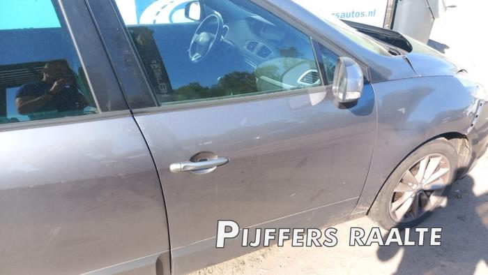 Renault Scénic III 1.4 16V TCe 130 Sloopvoertuig (2010, Grijs)