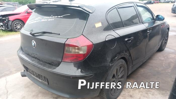 BMW 1 serie 118i 16V Sloopvoertuig (2006, Zwart)