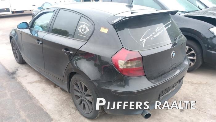 BMW 1 serie 118i 16V Sloopvoertuig (2006, Zwart)