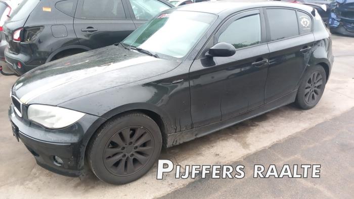 BMW 1 serie 118i 16V Sloopvoertuig (2006, Zwart)
