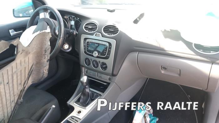 Ford Focus 2 C+C 2.0 16V Sloopvoertuig (2008, Zwart)