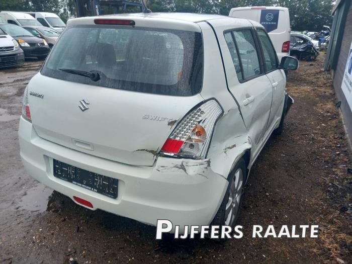 Suzuki Swift 1.3 VVT 16V Sloopvoertuig (2008, Wit)
