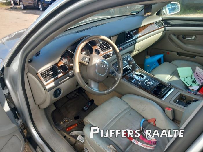 Audi A8 4.2 V8 40V Lang Quattro Sloopvoertuig (2003, Metallic, Zilver)