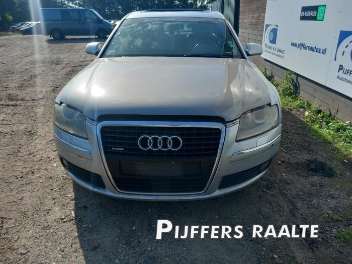 Audi A8 4.2 V8 40V Lang Quattro Sloopvoertuig (2003, Metallic, Zilver)