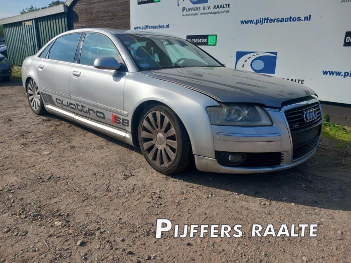 Audi A8 4.2 V8 40V Lang Quattro Sloopvoertuig (2003, Metallic, Zilver)
