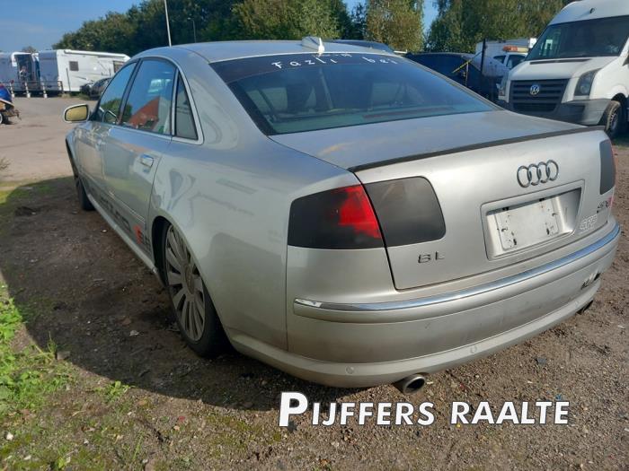 Audi A8 4.2 V8 40V Lang Quattro Sloopvoertuig (2003, Metallic, Zilver)