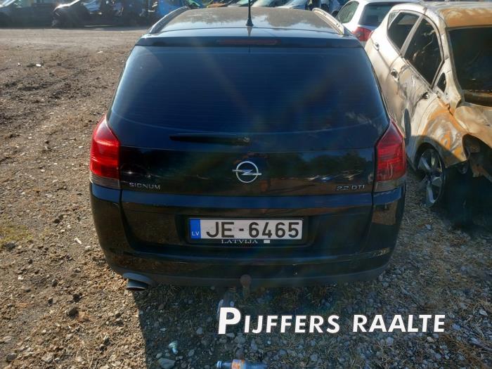 Opel Signum 2.2 DTI 16V Sloopvoertuig (2004, Zwart, Saffierblauw, Saffierzwart)