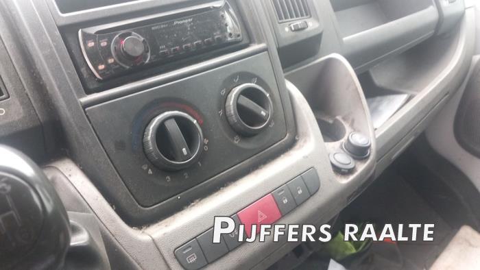 Peugeot Boxer 2.2 HDi 120 Euro 4 Sloopvoertuig (2008)