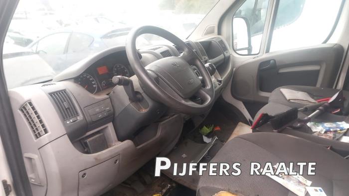 Peugeot Boxer 2.2 HDi 120 Euro 4 Sloopvoertuig (2008)