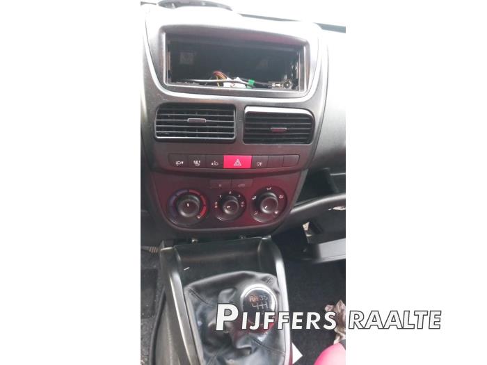 Opel Combo 1.6 CDTI 16V Sloopvoertuig (2017, Wit)