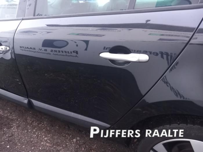 Renault Megane III Grandtour 1.4 16V TCe 130 Sloopvoertuig (2011, Zwart)