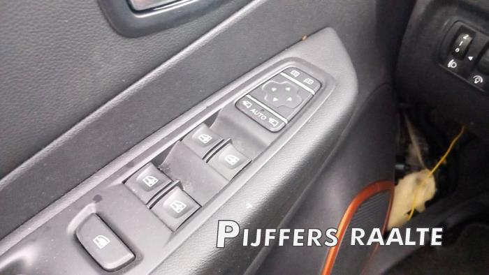 Renault Captur 1.2 TCE 16V EDC Sloopvoertuig (2017, Oranje)