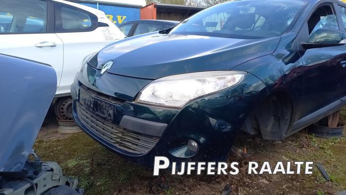 Renault Megane III Berline 1.4 16V TCe 130 Sloopvoertuig (2010, Groen)