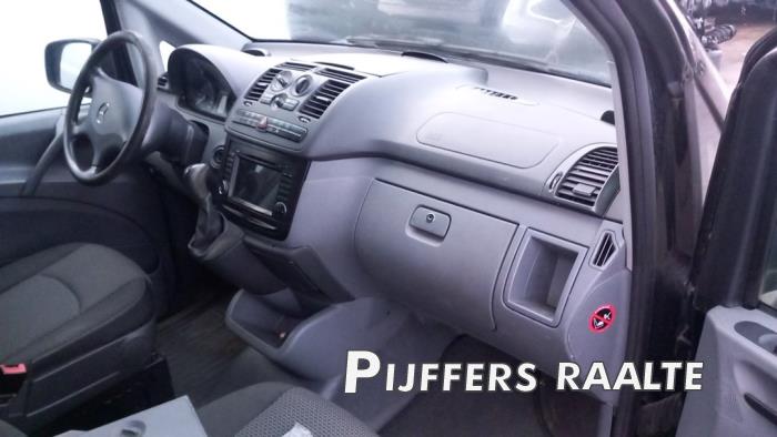 Mercedes Vito 3.0 120 CDI V6 24V Sloopvoertuig (2010, Zwart)