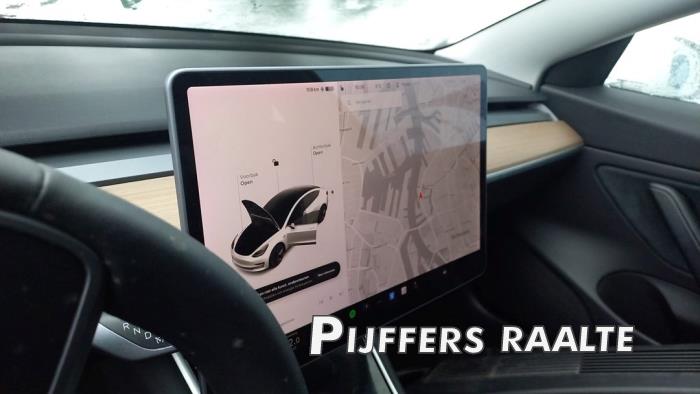 Tesla Model 3 Long Range 72kWh Sloopvoertuig (2019, Wit)