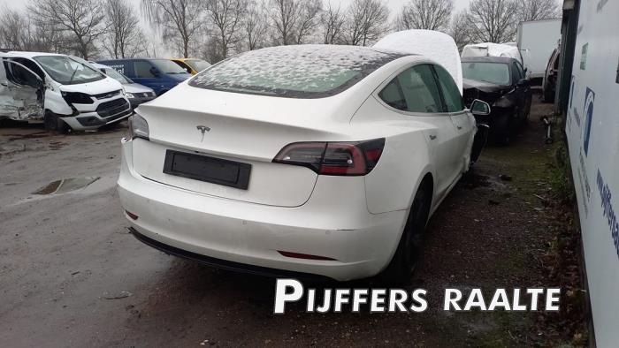 Tesla Model 3 Long Range 72kWh Sloopvoertuig (2019, Wit)